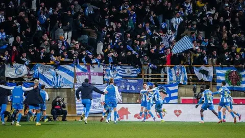 La Cultural roza el empate y cae en el descuento tras un penalti decisivo. Un Deportivo eficaz se lleva el triunfo del Reino de León pese al notable esfuerzo local.