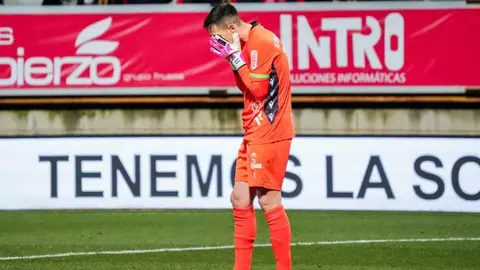 La Cultural roza el empate y cae en el descuento tras un penalti decisivo. Un Deportivo eficaz se lleva el triunfo del Reino de León pese al notable esfuerzo local.