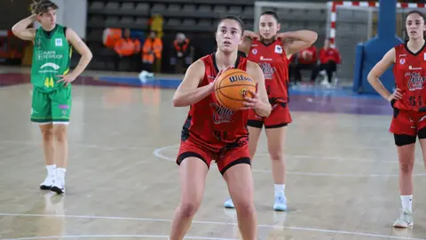 El Mipelletymas BF León firmó una victoria sólida y muy completa ante el CB Arxil (83-60) en el Palacio Municipal de Deportes, en un encuentro que fue de menos a más para el conjunto leonés y que quedó prácticamente sentenciado tras un brillante tercer cuarto. Fotos: Isaac Llamazares