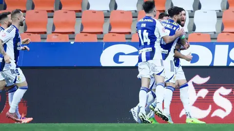 La Ponferradina salió de Anxo Carro con una victoria muy trabajada por 0-2 ante el Lugo en el conocido como derbi de Los Ancares. Los goles de Andújar y Borja Valle confirmaron el actual momento dulce de los blanquiazules