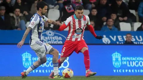 La Ponferradina salió de Anxo Carro con una victoria muy trabajada por 0-2 ante el Lugo en el conocido como derbi de Los Ancares. Los goles de Andújar y Borja Valle confirmaron el actual momento dulce de los blanquiazules