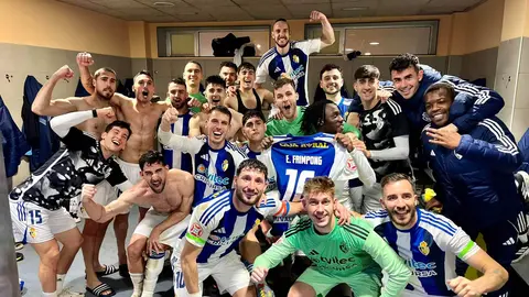 La Ponferradina salió de Anxo Carro con una victoria muy trabajada por 0-2 ante el Lugo en el conocido como derbi de Los Ancares. Los goles de Andújar y Borja Valle confirmaron el actual momento dulce de los blanquiazules