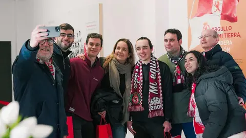 Reconocimiento de la Cultural a los aficionados que, tras desplazarse a Ceuta para estar con el equipo, se quedaron atrapados en la ciudad autónoma por la adversa climatología.