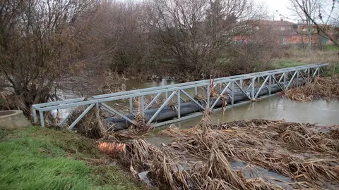 El río se desborda en Jiménez de Jamuz. Foto: Peio García
