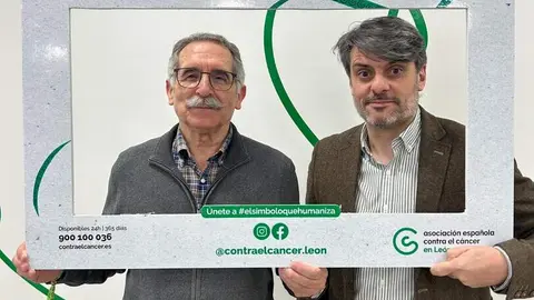 Representantes políticos, sociales e institucionales de León, junto a cientos de ciudadanos, se visten con el 'brazalete verde' para apoyar la investigación contra el cáncer, a sus pacientes y quienes les acompañan. Fotos: AECC León y RRSS.