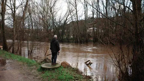 Aumento del caudal de los ríos Sil y Boeza a su paso por Ponferrada. Foto: César Sánchez