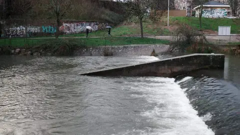 Aumento del caudal de los ríos Sil y Boeza a su paso por Ponferrada. Foto: César Sánchez