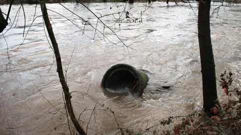 Aumento del caudal de los ríos Sil y Boeza a su paso por Ponferrada. Foto: César Sánchez
