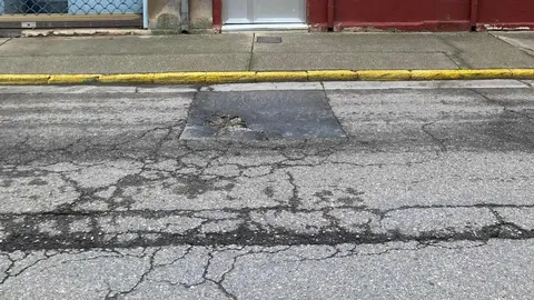 El Ayuntamiento de Santa María del Páramo ha vuelto a denunciar públicamente el mal estado de las carreteras de titularidad autonómica que atraviesan el municipio, una situación que atribuye a la “falta absoluta de mantenimiento” por parte de la Junta de Castilla y León.