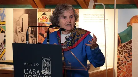 Presentación de la exposición temporal ‘Gaudí y el trecandís’ a cargo del director del Museo Casa Botines Gaudí, Raúl Fernández Sobrino, el director de World Monuments Fund en España (WMF), Pablo Longoria, y la co-comisaria de la exposición, Mireia Freixa. Foto: Peio García.