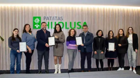 El Grupo Somos Hijolusa ha recibido este jueves el certificado ISO 45001 de Seguridad y Salud en el Trabajo, un estándar internacional que avala la correcta implantación de un sistema de gestión orientado a la protección de la salud, la seguridad y el bienestar de las personas trabajadoras.