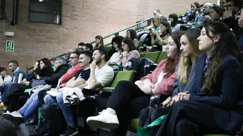 La Facultad de Veterinaria de la Universidad de León acoge el XXX Congreso de la Sociedad Española de Cirugía Veterinaria, reuniendo a más de 300 expertos nacionales e internacionales para abordar las técnicas más avanzadas en cirugía ortopédica, de tejidos blandos y mínimamente invasiva en animales. Foto: ULE.