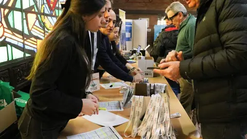 La Facultad de Veterinaria de la Universidad de León acoge el XXX Congreso de la Sociedad Española de Cirugía Veterinaria, reuniendo a más de 300 expertos nacionales e internacionales para abordar las técnicas más avanzadas en cirugía ortopédica, de tejidos blandos y mínimamente invasiva en animales. Foto: ULE.