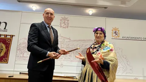 El alcalde de León, José Antonio Diez, preside el acto de conmemoración de Las Águedas. Foto: Ayuntamiento de León.