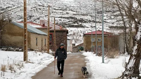 La nieve cubre los valles de la comarca de Arbás, León