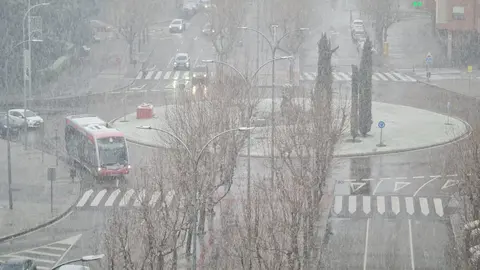 Imagen de León capital este sábado bajo la nieve.