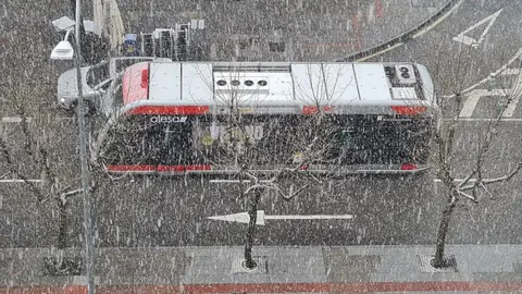 Imagen de León capital este sábado bajo la nieve.