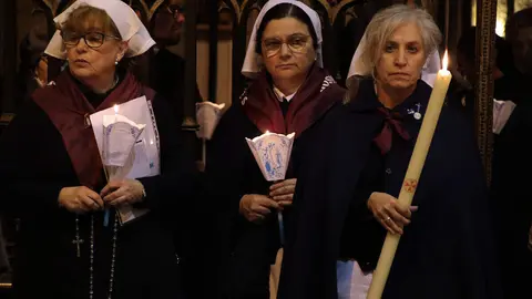 Procesión de antorchas de la Hospitalidad de Nuestra Señora de Lourdes. Foto: Peio García.