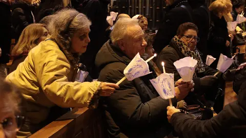 Procesión de antorchas de la Hospitalidad de Nuestra Señora de Lourdes. Foto: Peio García.