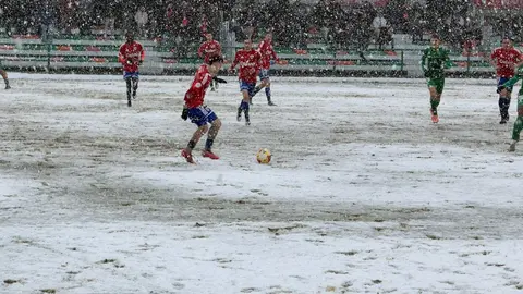 El Atlético Astorga se impone al barro y doblega al Bergantiños en La Eragudina.
