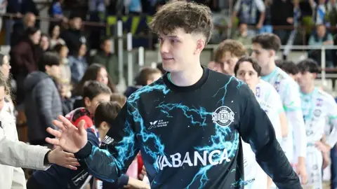 Un instante del partido entre el Abanca Ademar León y el Frigoríficos Morrazo. Foto: Isaac Llamazares.