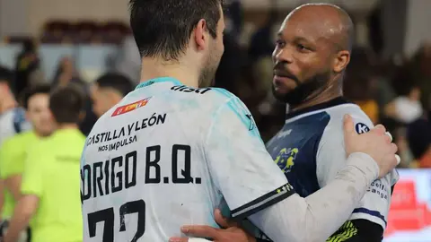 Un instante del partido entre el Abanca Ademar León y el Frigoríficos Morrazo. Foto: Isaac Llamazares.