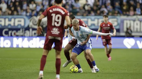 Intenso duelo en La Rosaleda entre el Málaga y la Cultural marcado en la primera mitad por el gol de Calero.