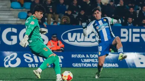 La Ponferradina añadió un nuevo capítulo a su excelente momento defensivo con un empate sin goles frente al Celta Fortuna en El Toralín.