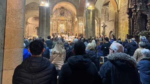 La parroquia de Nuestra Señora del Mercado bendice el inicio simbólico del centro parroquial dedicado a Enrique García Centeno.