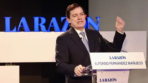 El presidente del PP de Castilla y León y candidato a la reelección a la Presidencia de la Junta, Alfonso Fernández Mañueco, protagoniza en Madrid, el desayuno informativo del diario La Razón. Foto: Juan Lázaro.