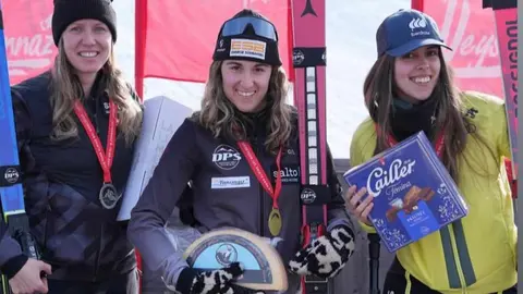 La esquiadora leonesa cierra la Copa del Mundo en Veysonnaz con dos terceros puestos consecutivos y confirma su irrupción en la élite paralímpica.