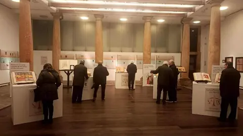 La Academia de las Artes, las Letras y las Ciencias de León ha clausurado en la Junta General del Principado de Asturias el programa cultural ‘Leyes Pioneras del Reino’, desarrollado en colaboración con el Parlamento asturiano y que ha contado con un amplio respaldo institucional.