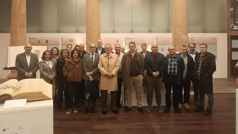 La Academia de las Artes, las Letras y las Ciencias de León ha clausurado en la Junta General del Principado de Asturias el programa cultural ‘Leyes Pioneras del Reino’, desarrollado en colaboración con el Parlamento asturiano y que ha contado con un amplio respaldo institucional.