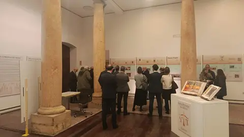 La Academia de las Artes, las Letras y las Ciencias de León ha clausurado en la Junta General del Principado de Asturias el programa cultural ‘Leyes Pioneras del Reino’, desarrollado en colaboración con el Parlamento asturiano y que ha contado con un amplio respaldo institucional.