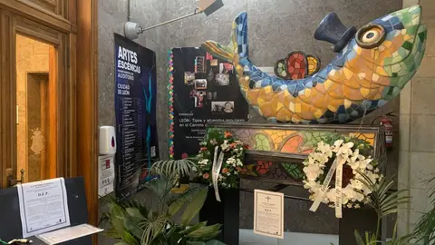 Una sardina de trencadís, icono del carnaval de León, ya se puede visitar en San Marcelo. Foto: A.F.R.