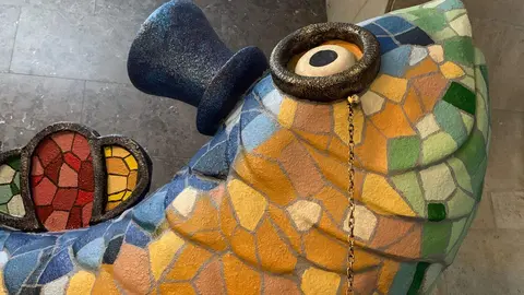 Una sardina de trencadís, icono del carnaval de León, ya se puede visitar en San Marcelo. Foto: A.F.R.