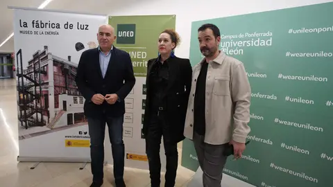 Casi medio centenar de ponentes, 24 parejas, participan hoy en la VII edición del Congreso de Jóvenes Expertos en el Campus del Bierzo de la Universidad de León, una cita impulsada desde la Fundación Ciudad de la Energía en colaboración con este centro universitario y la UNED. Foto: César Sánchez.