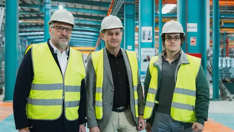 El candidato de Vox a la Presidencia de la Junta de Castilla y León, Carlos Pollán, visitó este jueves las instalaciones de Tvitec en la comarca del Bierzo. Estuvo acompañado por el portavoz de Economía del partido y diputado nacional, José María Figaredo.