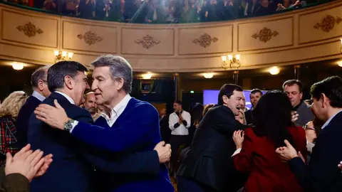 El presidente del Partido Popular, Alberto Núñez Feijóo, interviene en la presentación de candidaturas para las próximas elecciones a las Cortes de Castilla y León del 15 de marzo junto al presidente del PP de Castilla y León y candidato a la reelección a la Presidencia de la Junta, Alfonso Fernández Mañueco; el presidente del PP de Salamanca y alcalde de la capital, Carlos García Carbayo; y las cabezas de lista por Burgos y Soria, Marta Arroyo y Rocío Lucas. Fotos: David Arranz