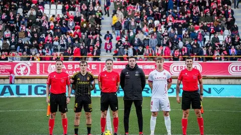 Duelo de altura en el Reino de León con dos equipos en busca de tres puntos clave en la lucha por la permanencia.