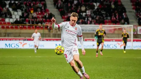 Duelo de altura en el Reino de León con dos equipos en busca de tres puntos clave en la lucha por la permanencia.