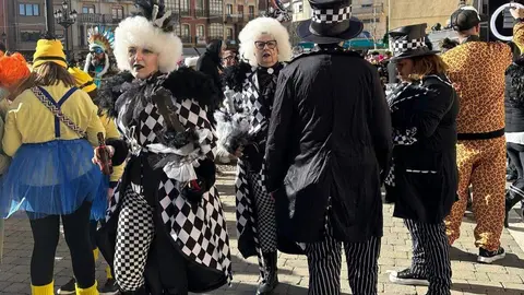 El carnaval bañezano, Fiesta de Interés Turístico Nacional, reconoce a Ana Gancedo del Barrio como musa de este año y la fiesta se destaca en las calles. Foto: Ayto. Astorga.