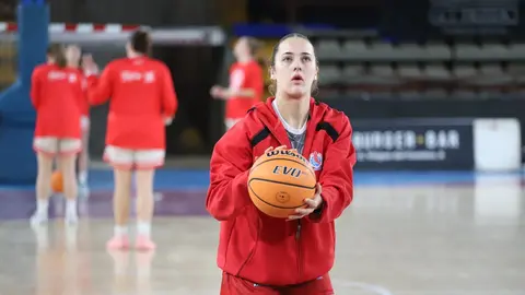 El BF León se quedó sin premio en el Palacio Municipal de Deportes tras caer por 90-93 ante el Siroko Gijón Basketball en un encuentro vibrante, decidido en los últimos instantes. Fotos: Isaac Llamazares