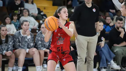 El BF León se quedó sin premio en el Palacio Municipal de Deportes tras caer por 90-93 ante el Siroko Gijón Basketball en un encuentro vibrante, decidido en los últimos instantes. Fotos: Isaac Llamazares