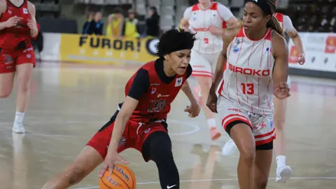 El BF León se quedó sin premio en el Palacio Municipal de Deportes tras caer por 90-93 ante el Siroko Gijón Basketball en un encuentro vibrante, decidido en los últimos instantes. Fotos: Isaac Llamazares