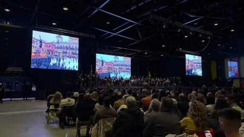 Lleno absoluto en los dos pases del esperado concierto conjunto de las agrupaciones musicales Virgen de los Reyes de Sevilla y del Dulce Nombre de Jesús Nazareno este sábado en el Palacio de Exposiciones. Foto: Ayto. León