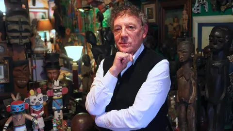 El poeta y artista visual leonés Juan Carlos Mestre. Foto: Juan Lázaro.