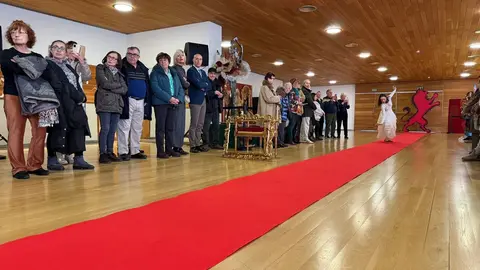 Un desfile de moda en el marco de la muestra 'Cuéntame un cuadro' tuvo en la Pulchra Leonina a su mejor modelo. Foto: Ayto. León