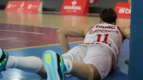 La mejor Cultural llega a tiempo de apuntarse el derbi. Fotos: Isaac Llamazares.