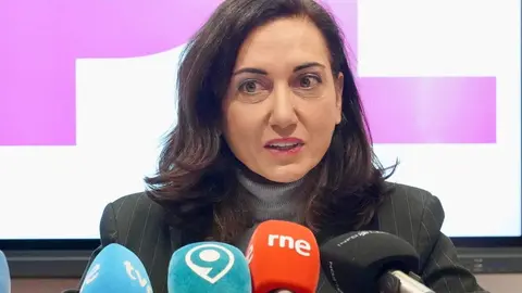 La secretaria general de Unión del Pueblo Leonés y candidata a las Cortes de Castilla y León, Alicia Gallego, y el vicesecretario general de UPL y número 2 de la lista, Luis Mariano Santos, comparecen para hablar sobre los debates electorales televisados. Foto: Campillo.